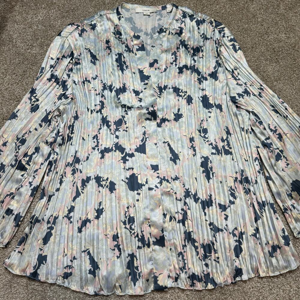 VINCE Top Lotus Pleated Floral Crinkle Blue Pink Blouse Button Down Satin Size M - Picture 4 of 8